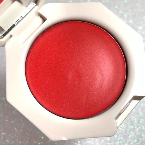 Fenty Beauty Cream Blush Strawberry Drip 05 - Picture 2 of 3